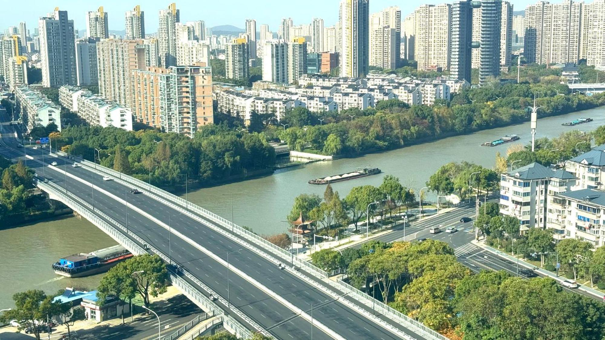 Crowne Plaza Wuxi City Center מראה חיצוני תמונה